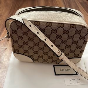 Gucci Bree Original GG Canvas Messenger Bag in Ivory